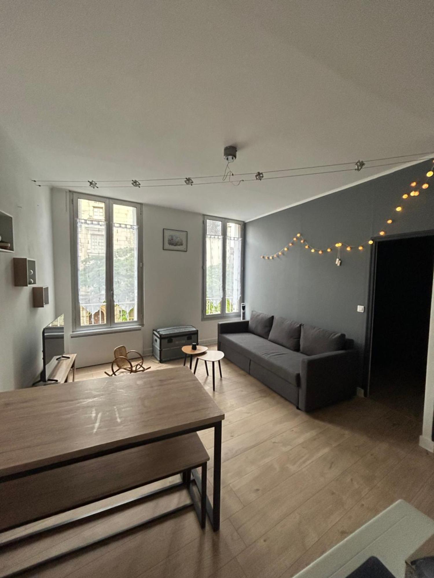 Chez Noemie Apartment Saintes Exterior photo
